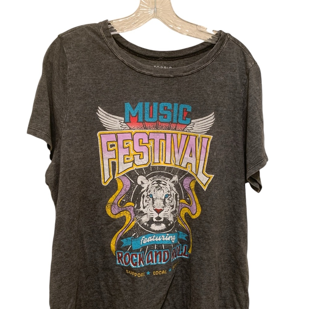 Torrid woman’s tee
